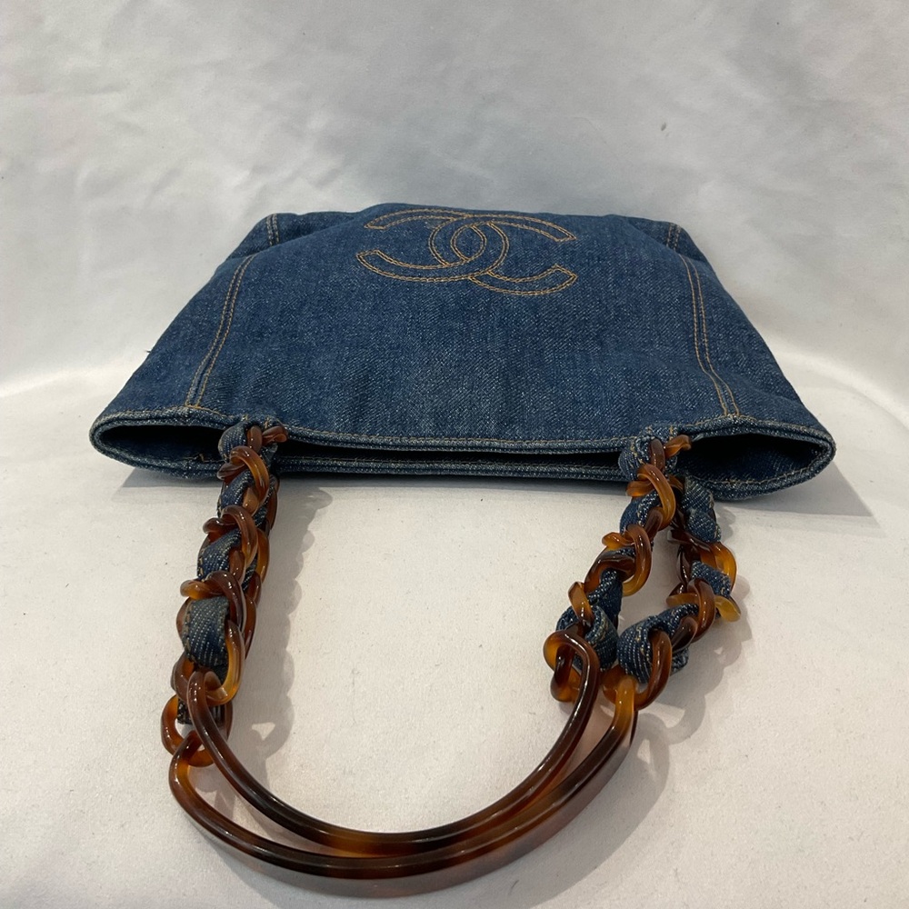 Chanel Tote - Picture 7 of 15